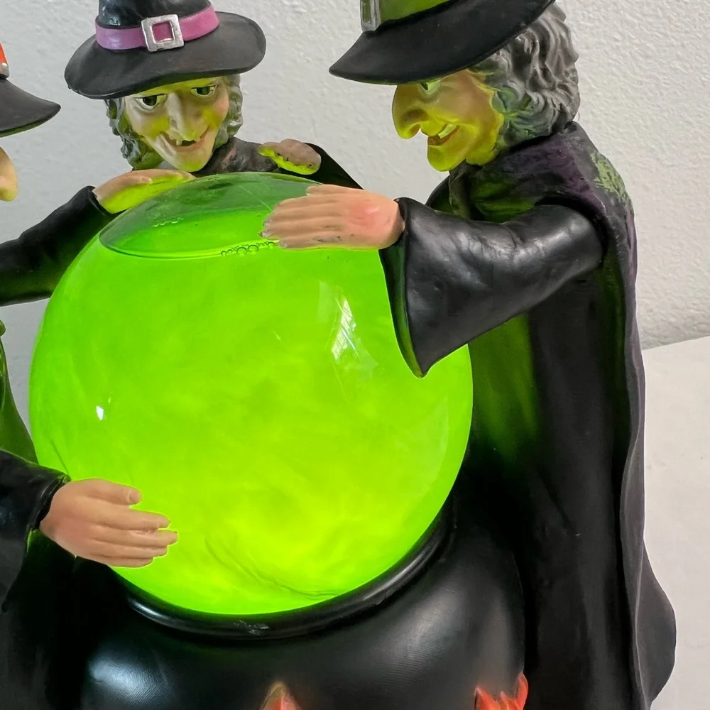 Halloween witch bubbling cauldron decoration‎